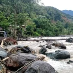 Las intensas lluvias provocan la caída de seis puentes y generan aislamiento en diversas áreas del distrito de Marías.
