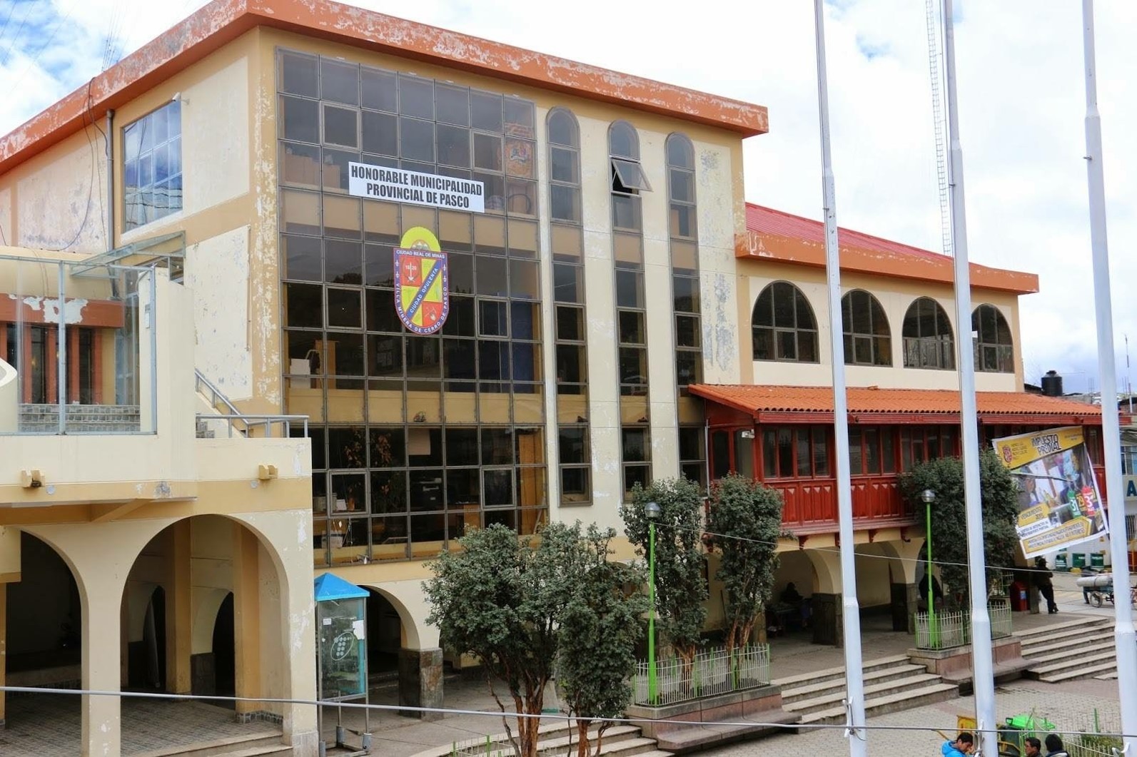 DENUNCIAN DESORDEN EN EL TRANSPORTE POR PRESUNTAS IRREGULARIDADES EN MUNICIPIO DE PASCO