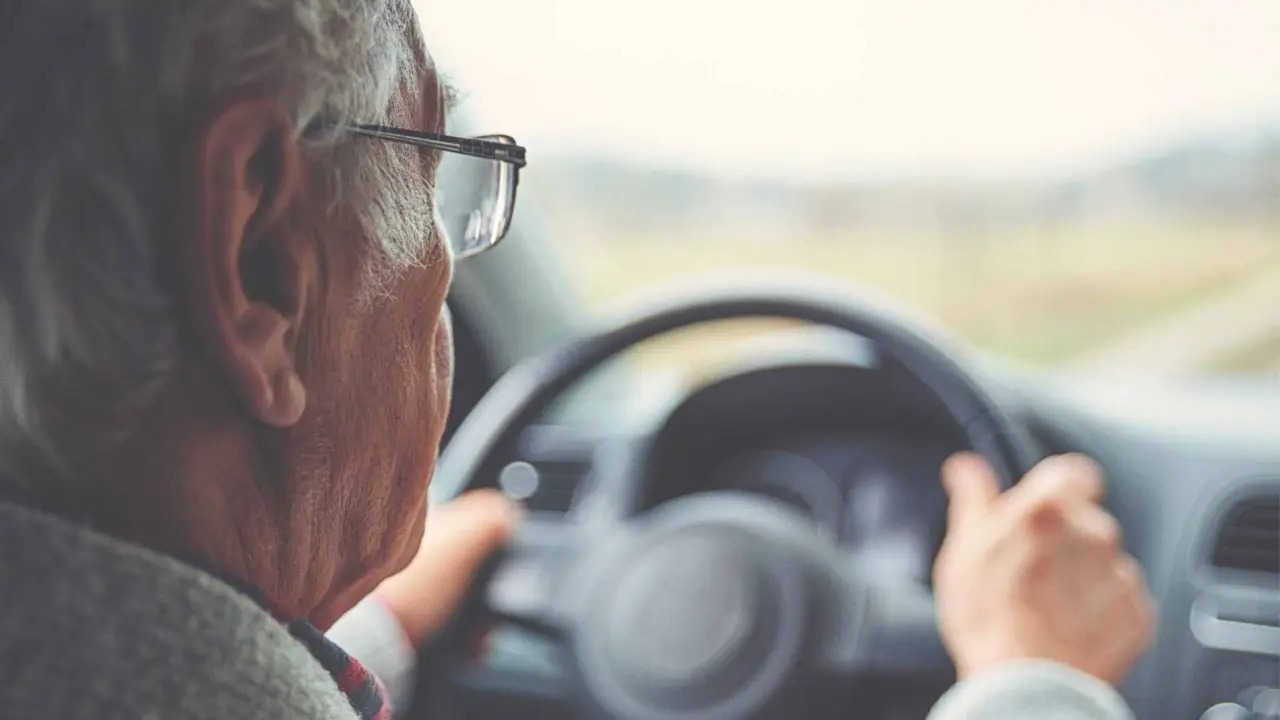 Cambios en el permiso de conducir en 2026: la norma que afecta a los conductores nacidos entre 1956 y 1961