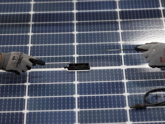 China mezcla perovskita y silicio en tándem y establece un nuevo récord mundial de eficiencia en energía solar