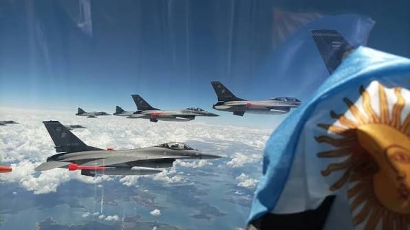 Brasil autorizó el ingreso de los F-16 de la Fuerza Aérea Argentina a su territorio