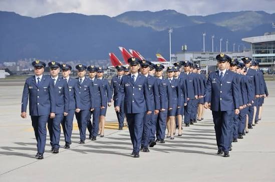 Un nuevo grado representa honor, disciplina y compromiso con #Colombia