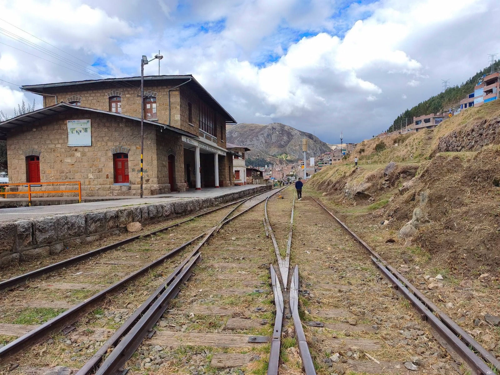 ¡Un siglo de historia que viven en el corazón de Huancavelica!