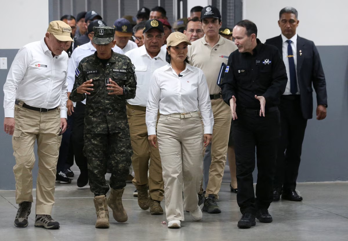 Keiko Fujimori confirma en El Salvador que las seis cárceles en construcción en Perú incorporarán el modelo Bukele